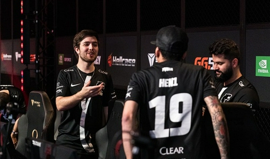 K甲女教练韩琳的电竞梦想与奋斗历程